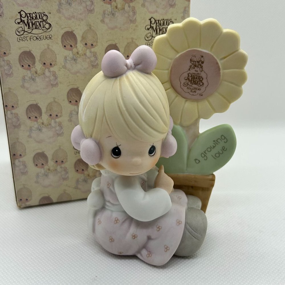 Precious Moments "A Growing Love" 1988 Membership figurine
